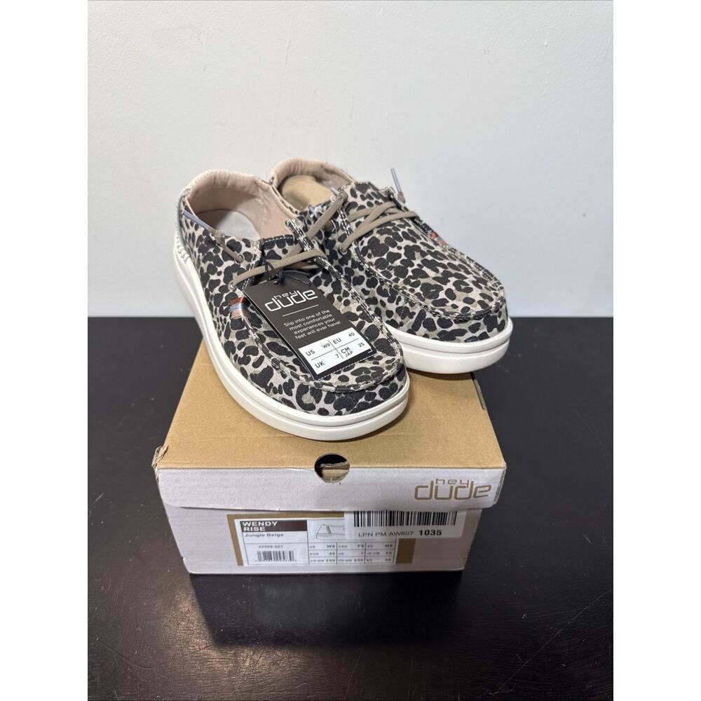 Hey Dude Wendy Jungle Beige Women's Slip-On Shoes Animal Print US 9 Wendy Rise - Picture 2 of 10